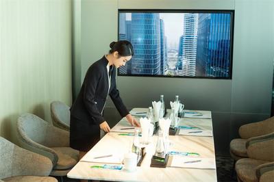 卓越商企服務(wù)斬獲&ldquo;2022藍(lán)籌物業(yè)百強(qiáng)峰會&rdquo;多項(xiàng)殊榮